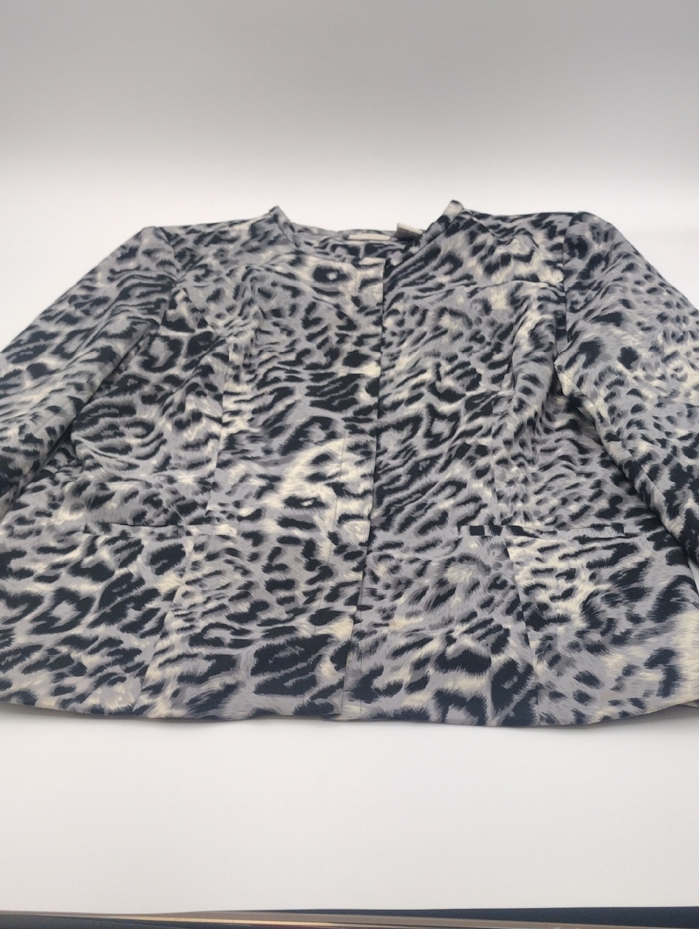 Kim Rogers Black and Gray Leopard Print Jacket Size M